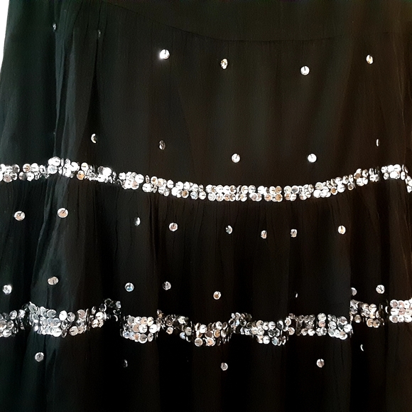 Black skirt with silver - Picture 3 of 4
